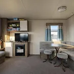 Brilliant 8 Berth Caravan At Reighton Sands Park, Haven Ref 61053rc Kemping *