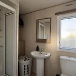Brilliant 8 Berth Caravan At Reighton Sands Park, Haven Ref 61053rc Kemping Filey