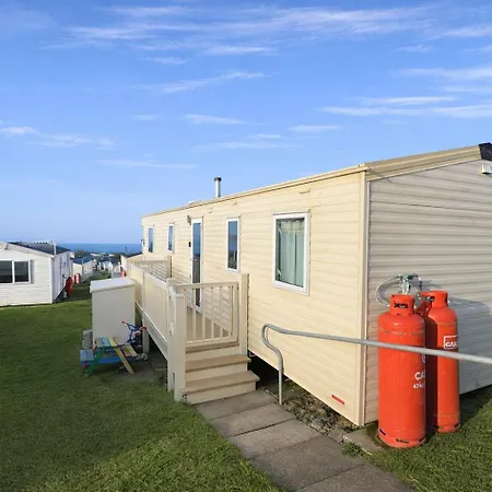 Brilliant 8 Berth Caravan At Reighton Sands Park, Haven Ref 61053rc * Filey