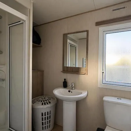 Brilliant 8 Berth Caravan At Reighton Sands Park, Haven Ref 61053rc *